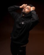 Black hoodie - Image 2